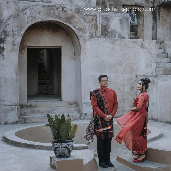 Cantiknya Kahiyang Ayu Kenakan Ulos Untuk Foto Pre Wedding