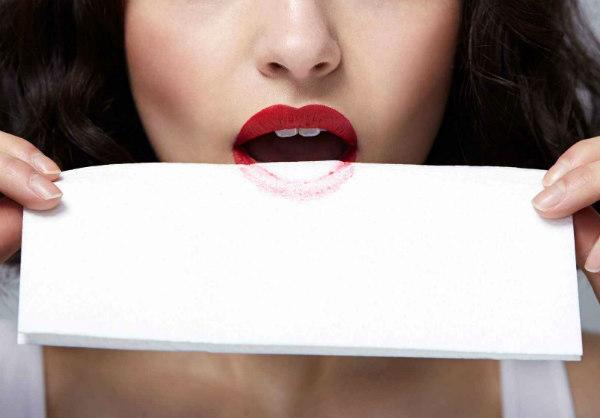 7 Langkah Tepat Memakai Matte Lipstick - Womantalk