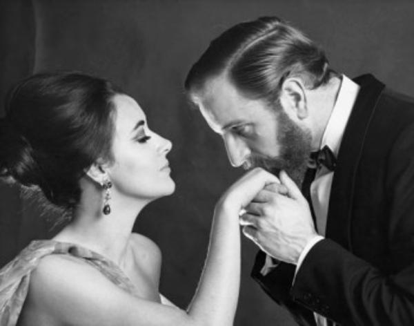 Ini Arti Sebenarnya Ciuman Di Tangan Womantalk