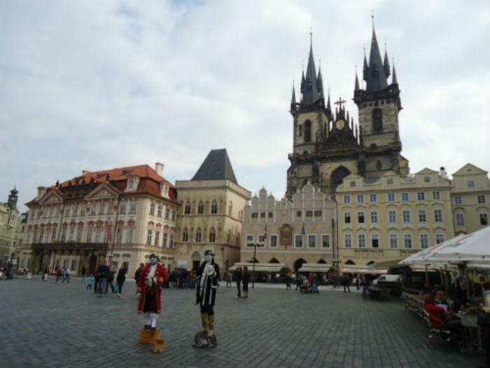 Pertama Kali Berkunjung Ke Praha Jangan Lewatkan 5 Tempat Wisata Ini Womantalk
